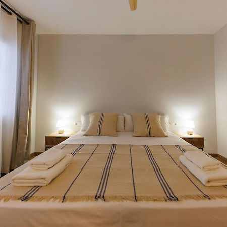 Bravissimo Figuerola, Spacious 3-Bedroom Apartment ชีโรนา ภายนอก รูปภาพ