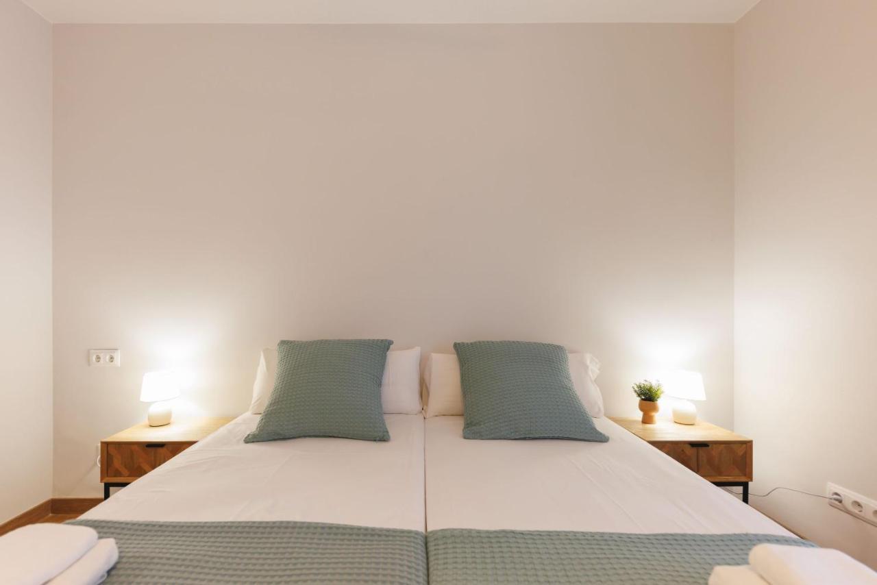 Bravissimo Figuerola, Spacious 3-Bedroom Apartment ชีโรนา ภายนอก รูปภาพ