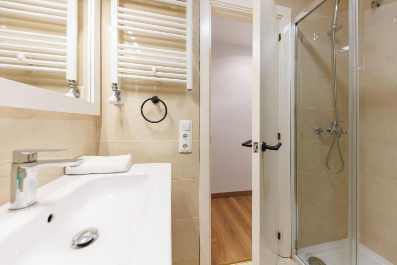 Bravissimo Figuerola, Spacious 3-Bedroom Apartment ชีโรนา ภายนอก รูปภาพ