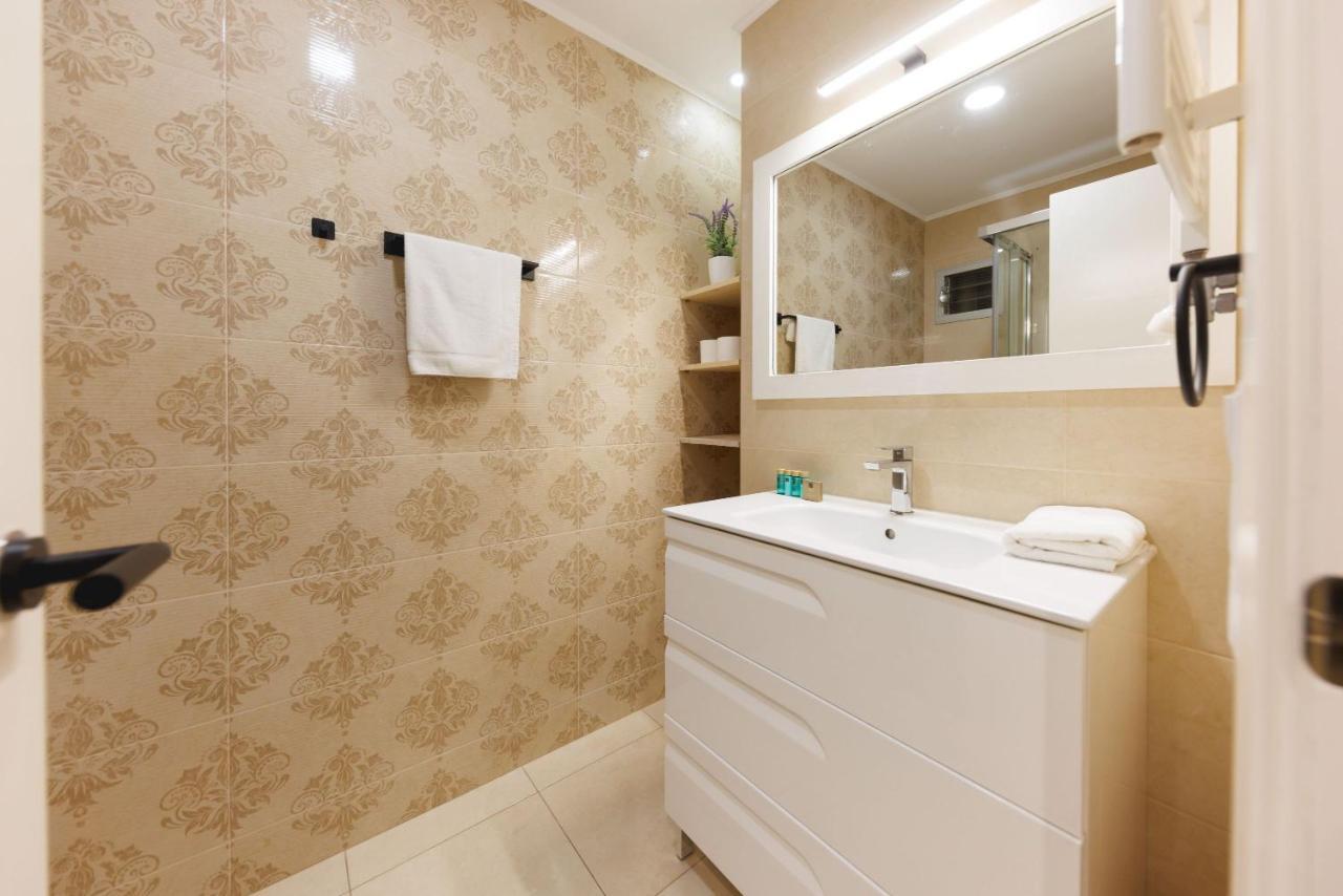 Bravissimo Figuerola, Spacious 3-Bedroom Apartment ชีโรนา ภายนอก รูปภาพ
