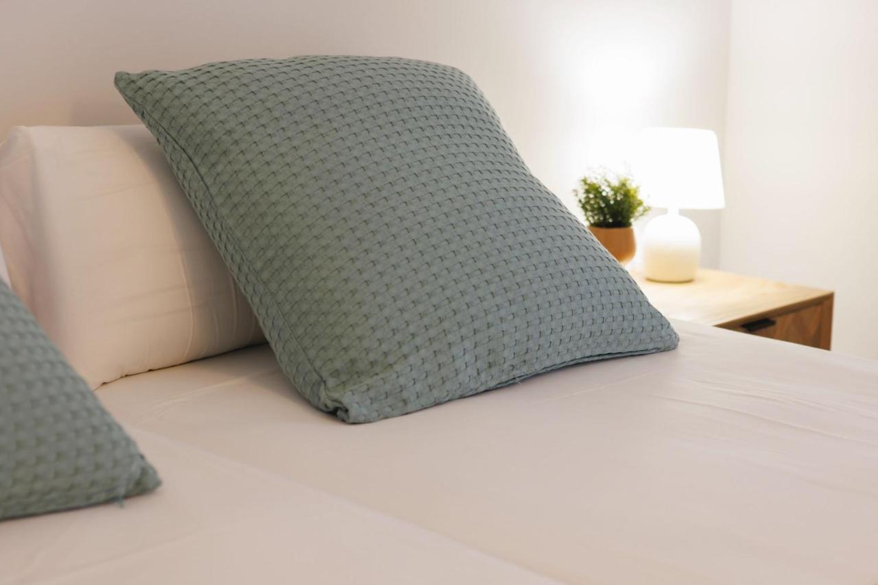 Bravissimo Figuerola, Spacious 3-Bedroom Apartment ชีโรนา ภายนอก รูปภาพ