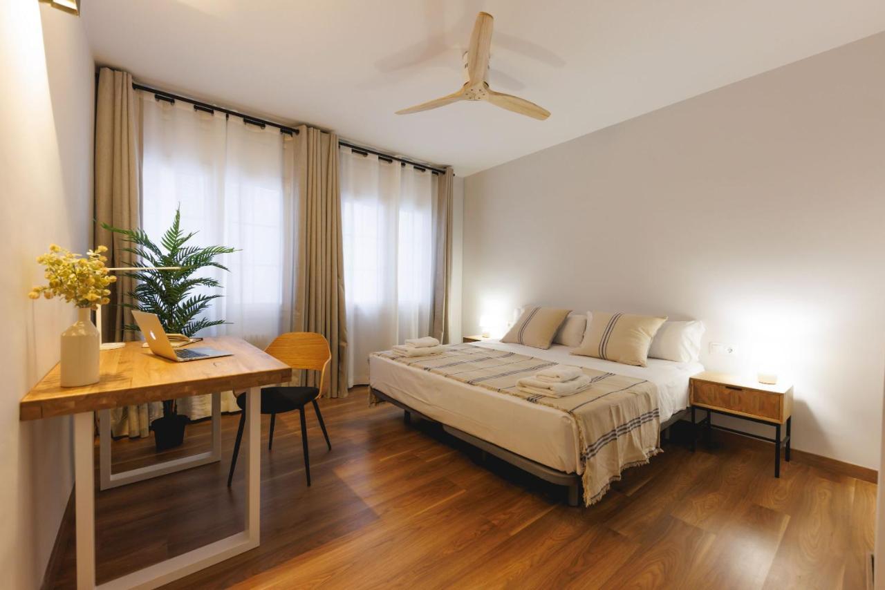 Bravissimo Figuerola, Spacious 3-Bedroom Apartment ชีโรนา ภายนอก รูปภาพ