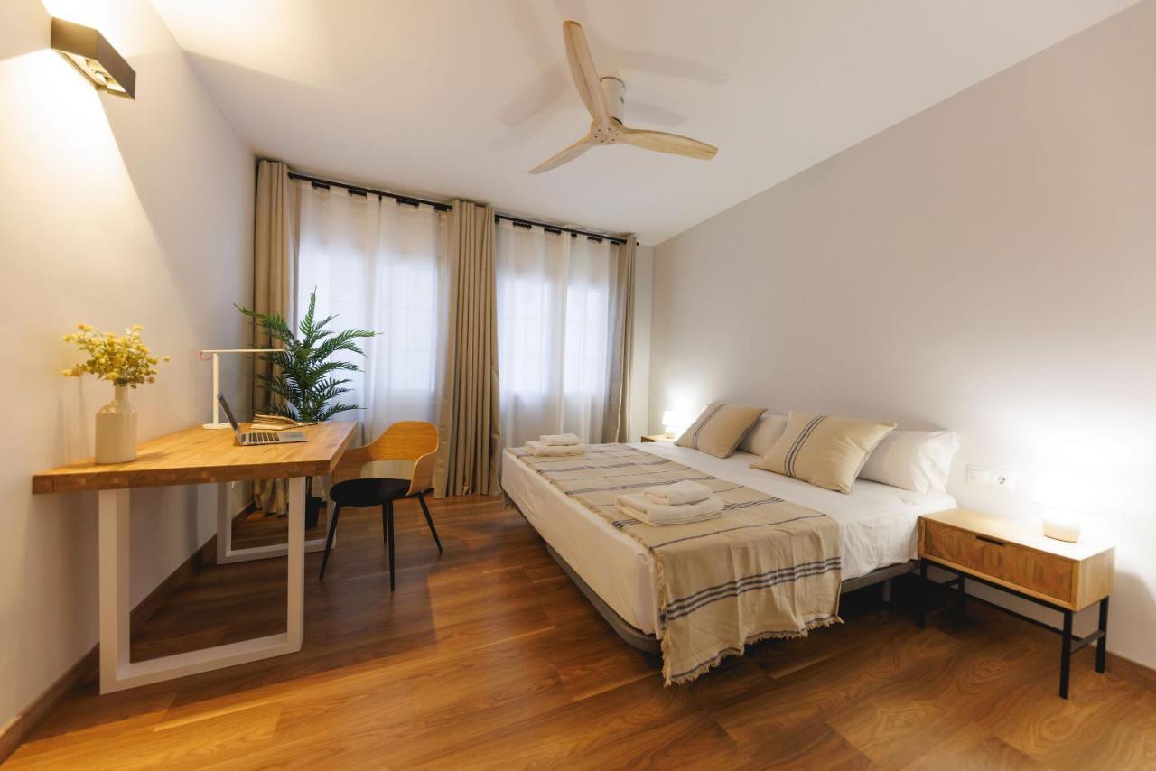 Bravissimo Figuerola, Spacious 3-Bedroom Apartment ชีโรนา ภายนอก รูปภาพ