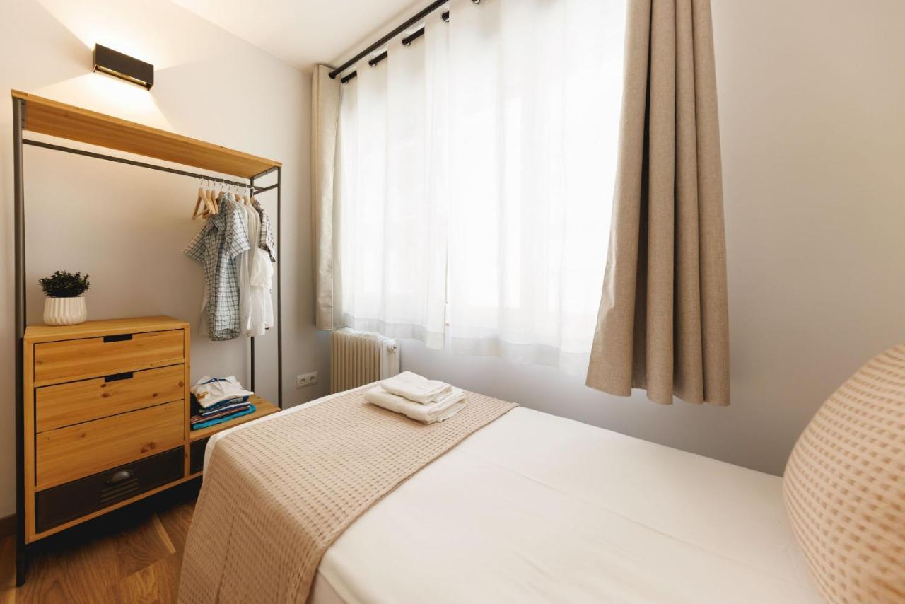 Bravissimo Figuerola, Spacious 3-Bedroom Apartment ชีโรนา ภายนอก รูปภาพ
