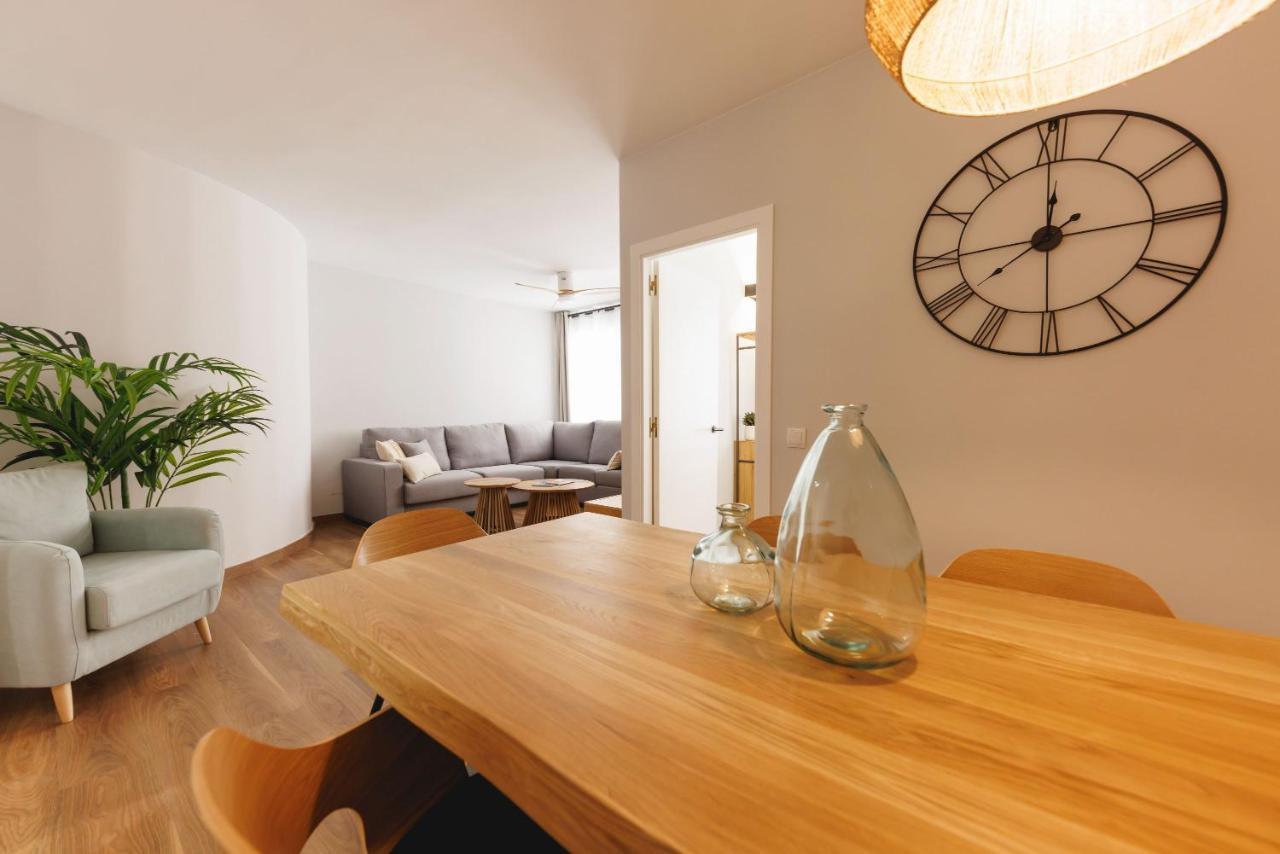 Bravissimo Figuerola, Spacious 3-Bedroom Apartment ชีโรนา ภายนอก รูปภาพ