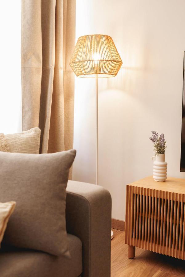 Bravissimo Figuerola, Spacious 3-Bedroom Apartment ชีโรนา ภายนอก รูปภาพ