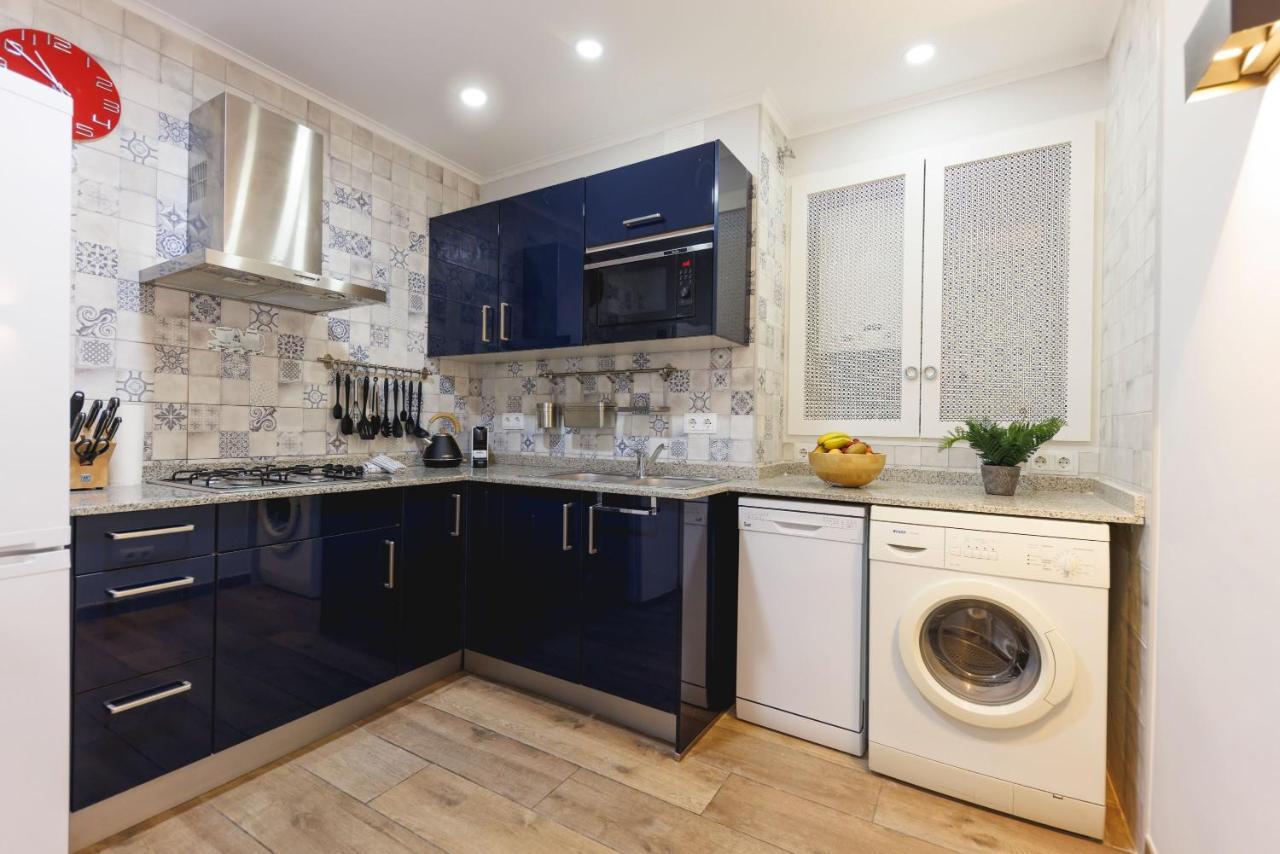 Bravissimo Figuerola, Spacious 3-Bedroom Apartment ชีโรนา ภายนอก รูปภาพ